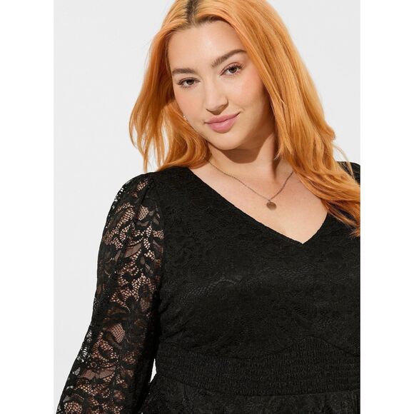 NWT Torrid 0 Black Stretch Lace V-Neck Smocked Waist Long Sleeve Babydoll Top - Picture 4 of 9